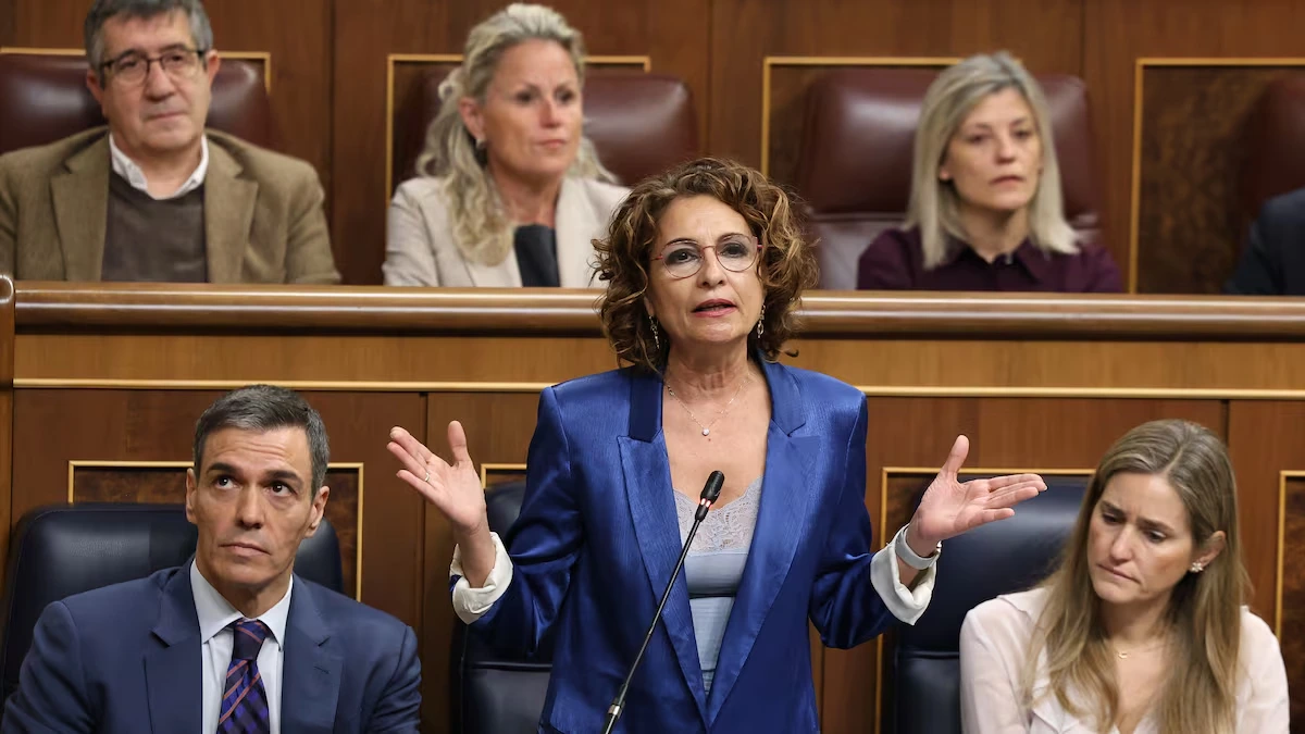 El Gobierno bajará al 10% el IVA de gasolina, gasóleo, luz y gas